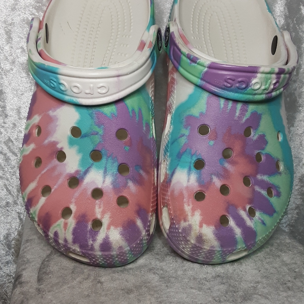 Crocs  Multi Color Woman's Size 9 Men's Size 7 - Picture 9 of 12